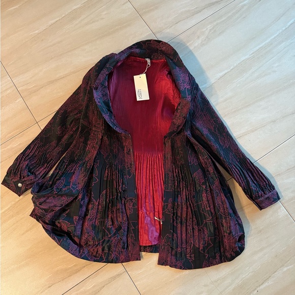 Regal Burgundy Blazer by Lindi - Picture 4 of 16